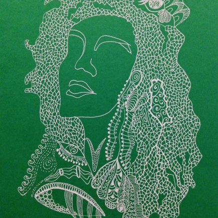 composizione di arteterapia raffigurante un volto di donna tratteggiato in bianco su sfondo verde